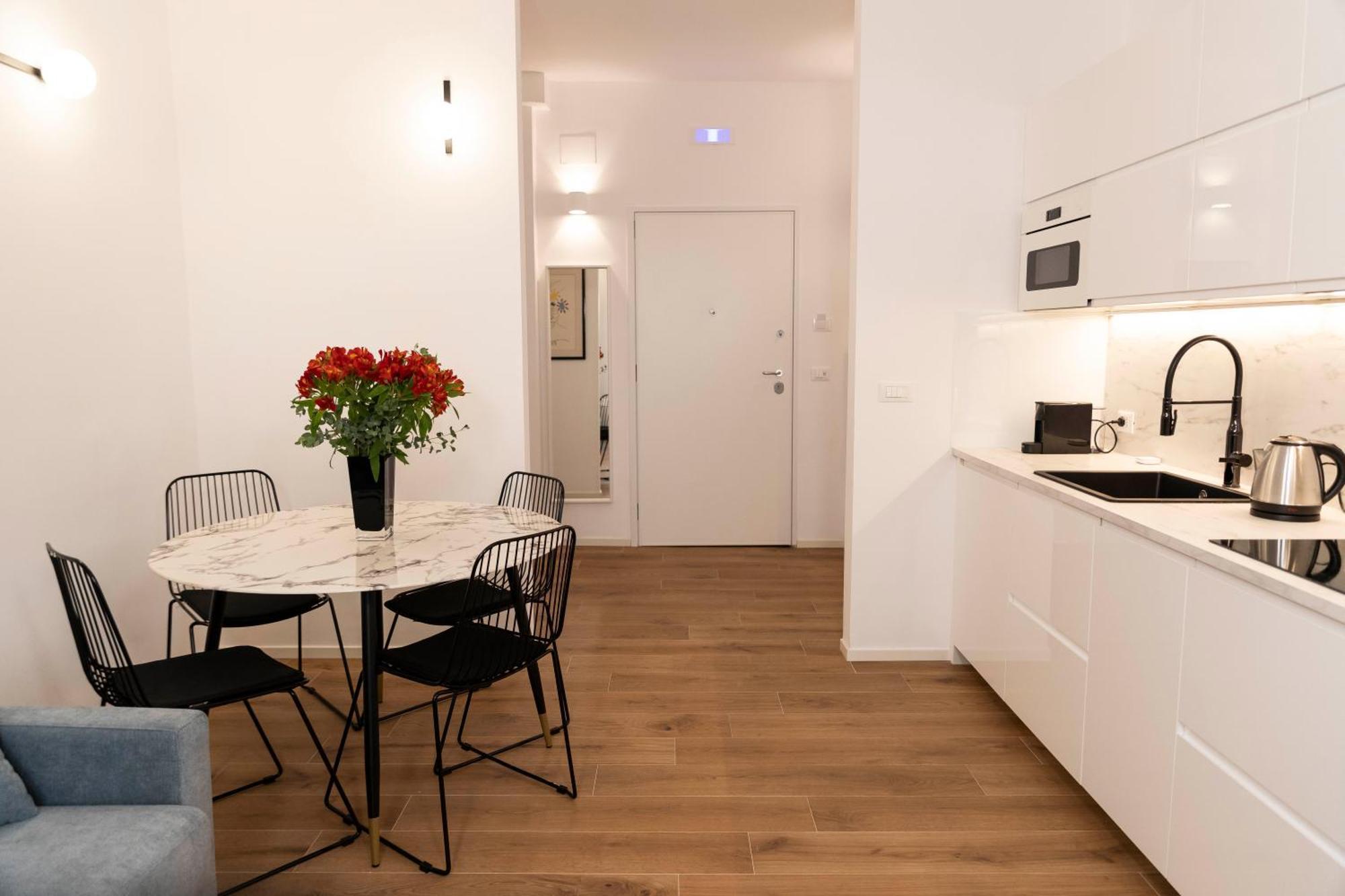 "42Metriquadri" A Bari Apartment Bagian luar foto